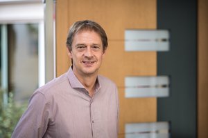 Hans Stenzel ist bei Gaulhofer in der Auftragsbearbeitung Deutschland tätig.