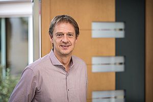 Hans Stenzel ist bei Gaulhofer in der Auftragsbearbeitung Deutschland tätig.