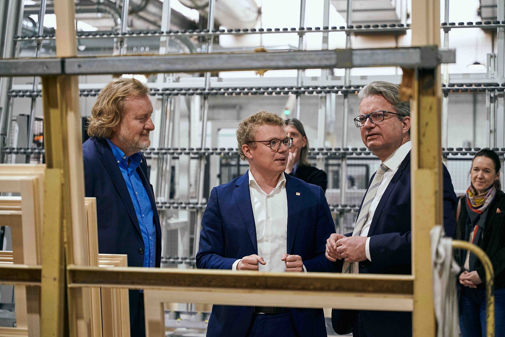 Landeshauptmann Christopher Drexler gratuliert Gaulhofer.