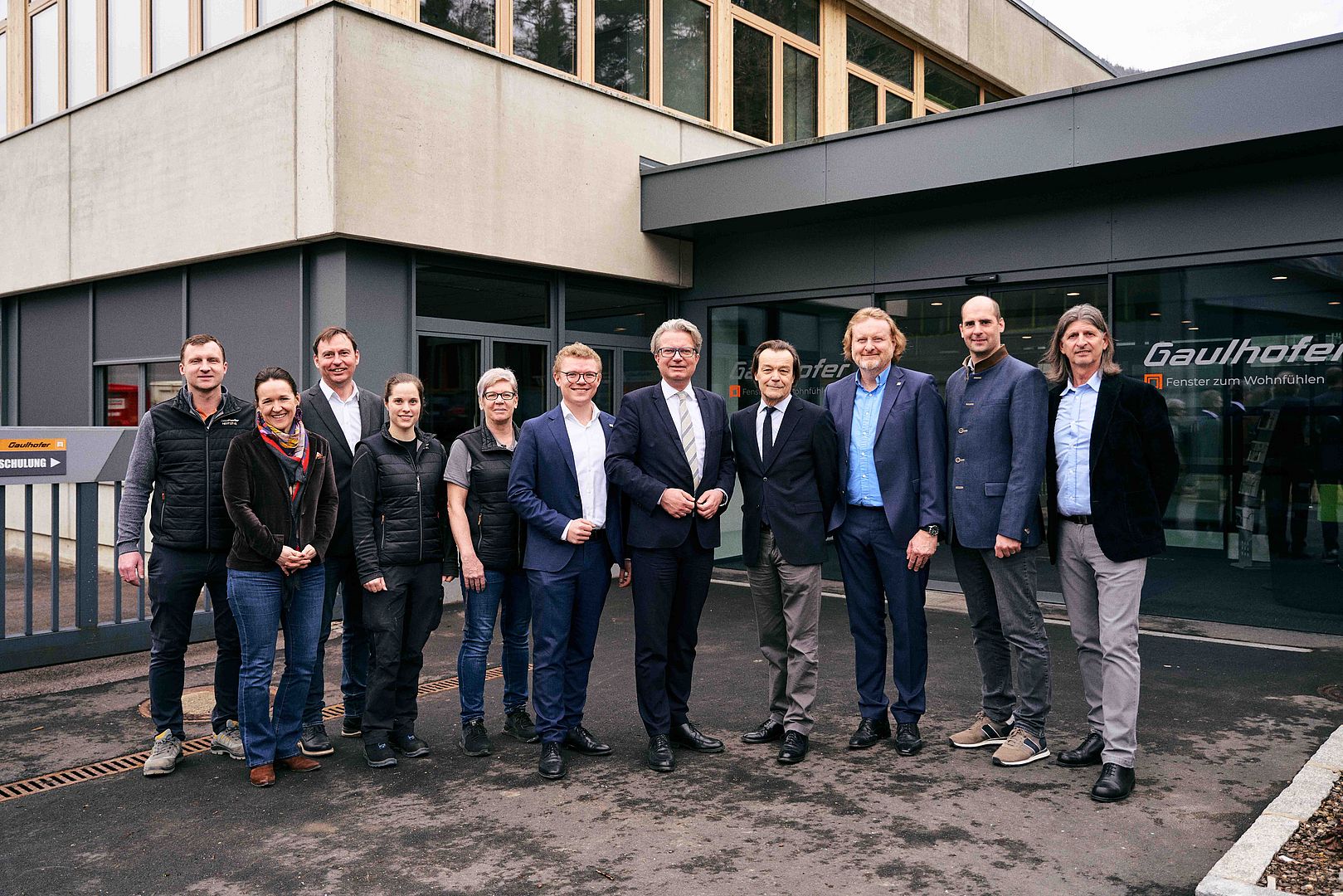 Landeshauptmann Christopher Drexler gratuliert Gaulhofer.